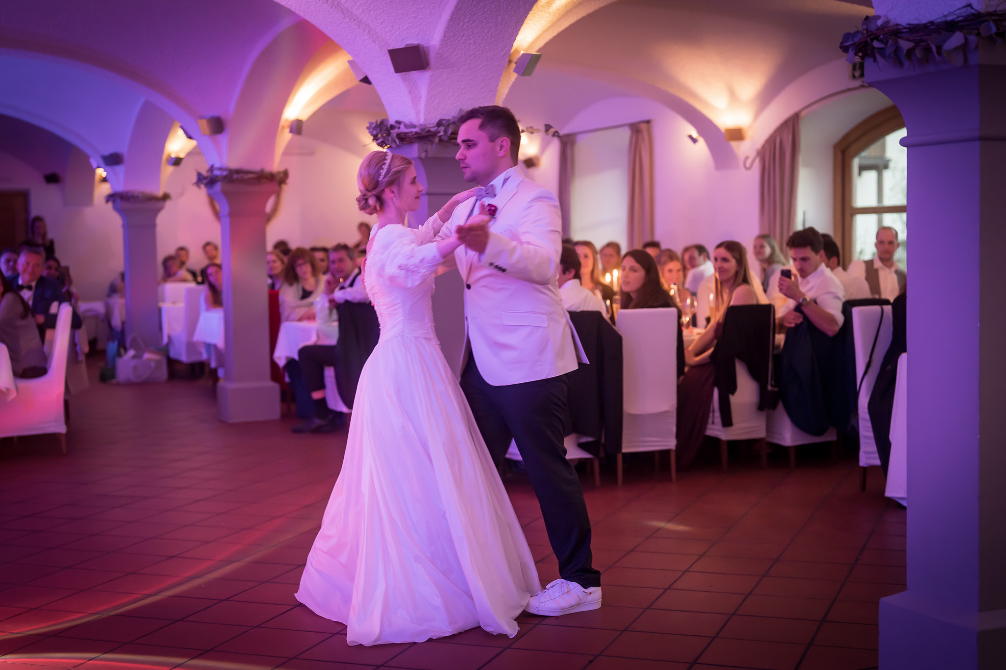 Erster Hochzeitstanz im Carolinensaal der Angermühle