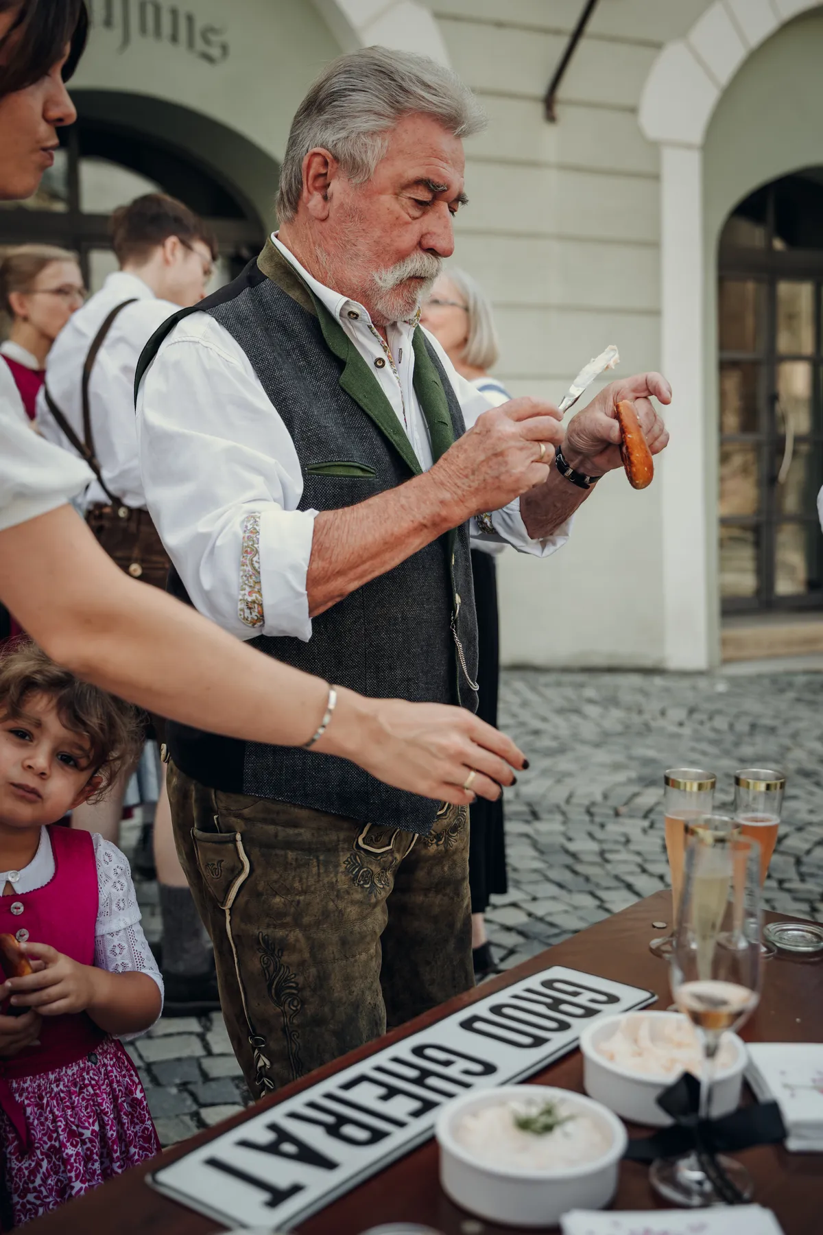 Obatzter und Brezen beim bayerischen Hochzeitsempfang in Burghausen