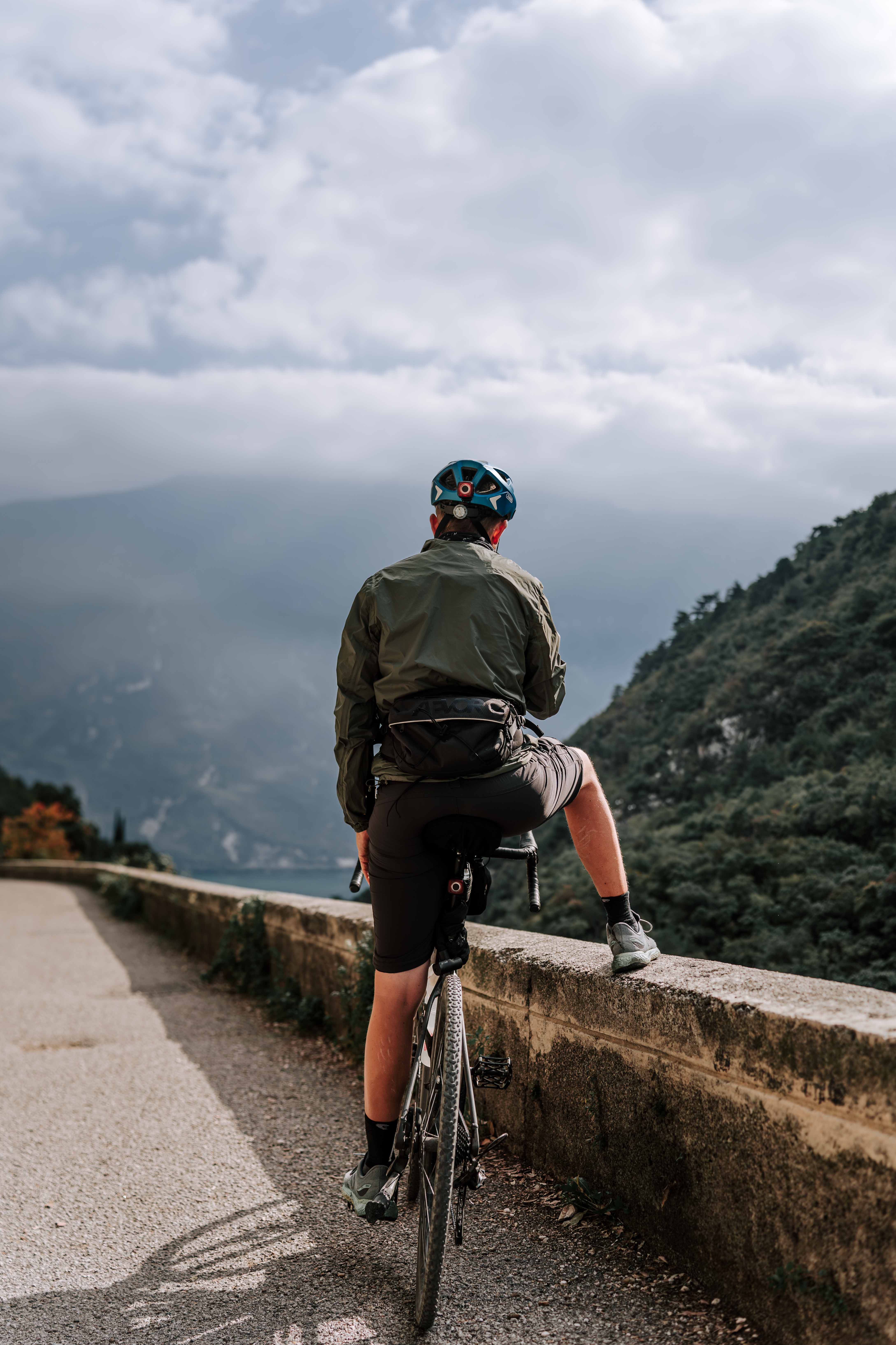 Richard Schönlinner bei einer Fahrradtour auf der Ponalestraße am Gardasee